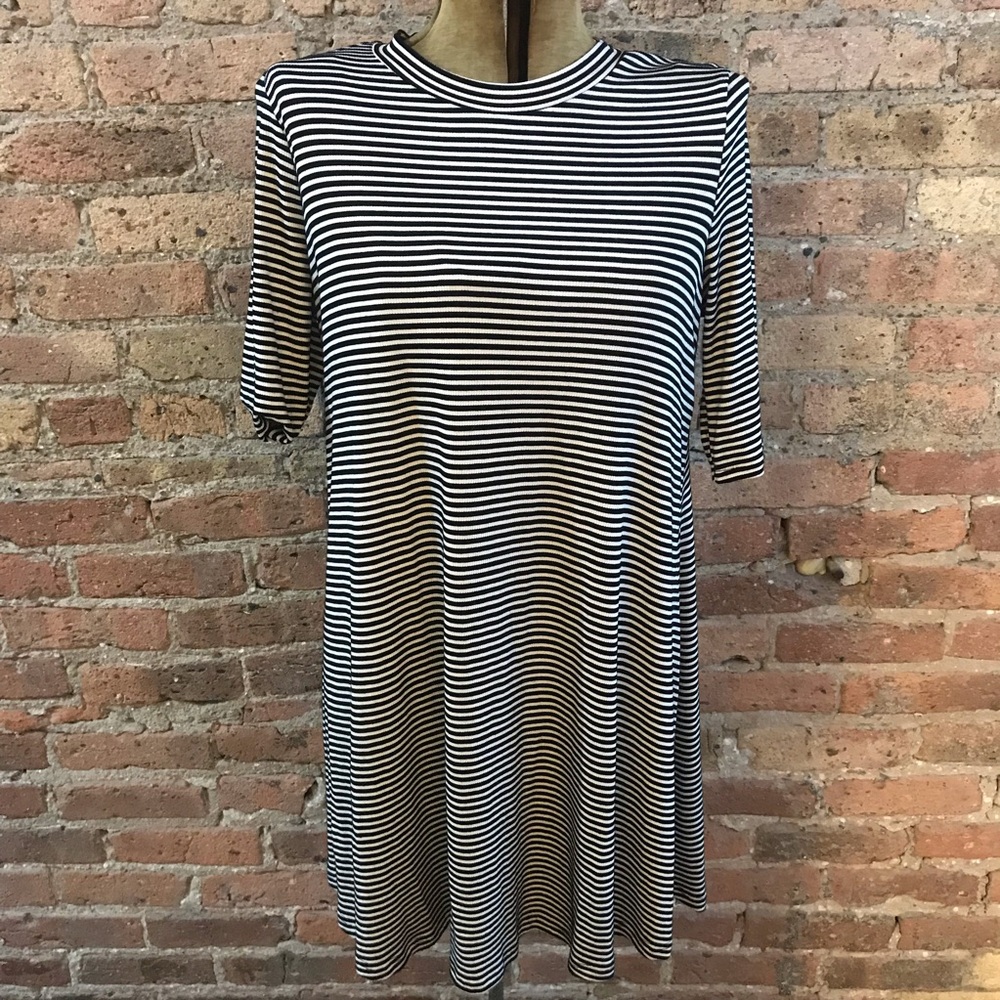 TCEC Black and White Stripped Dress! NWOT! Large